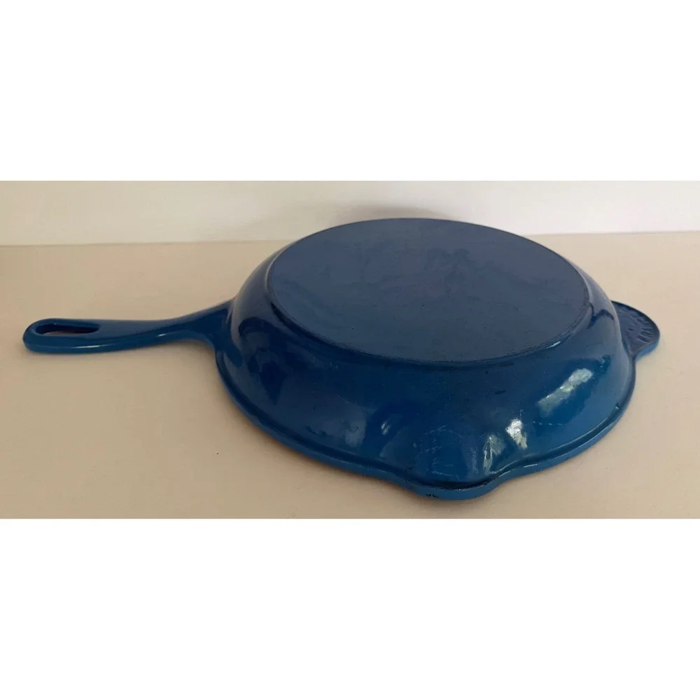 Le Creuset Marseille Blue Enameled Cast Iron Skillet Fry Pan Double Spout 26cm